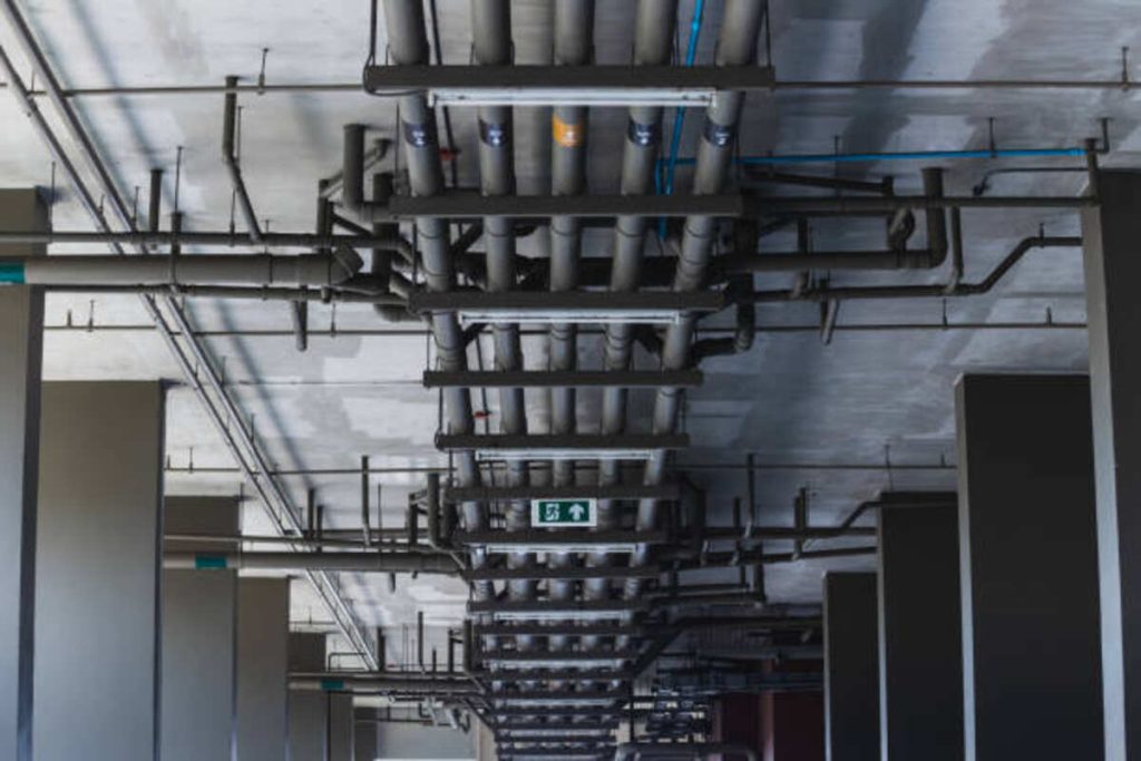 How Much Space in Minimum Must Be Provided Between Columns in a Building